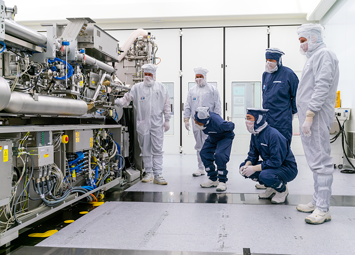 ASML 방문4 700.png