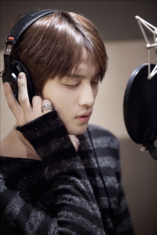 김재중, 녹음실 사진 공개 '솔로앨범 준비 중'
