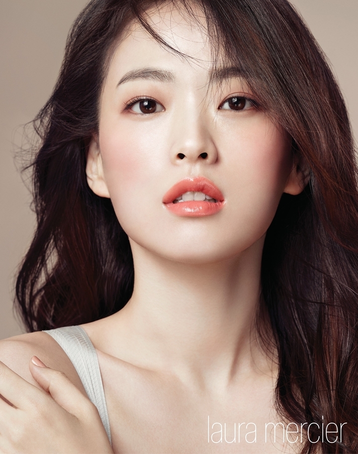 [화보] 천우희, 도발적인 입술로 시선 집중