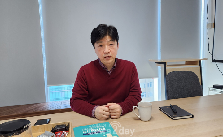 [방산기술보호] 신승민 큐비트시큐리티 대표, "AI가 분석할 수 있는 로... - 뉴스 썸네일 이미지