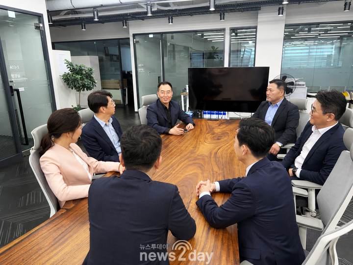 [전문가 7인 AI 특별대담 (3)] AI가 다시 그리는 부의 지도, 양극화 굳기 전에 국가가 나서야