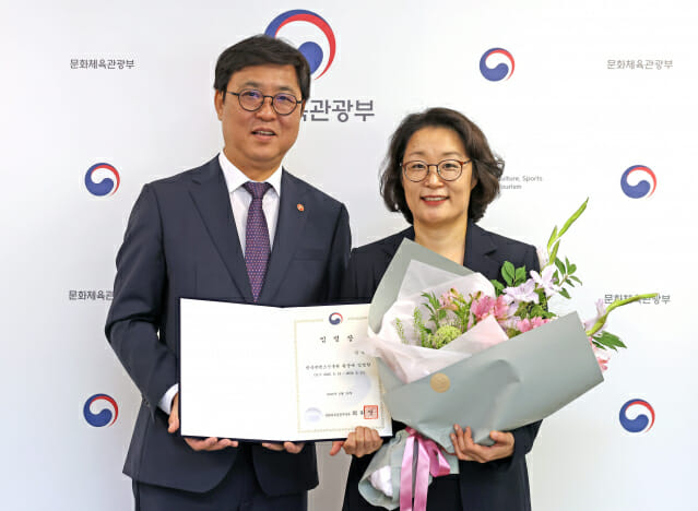 [이태희의 JOB채(95)] 콘진원 김윤지 원장의 '선행산업론', 한류 나비... - 뉴스 썸네일 이미지