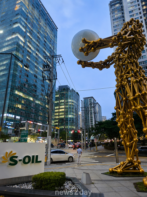 [현장] 공덕에 울린 '여름밤의 하모니'...S-OIL이 문화나눔 이어가는 이유 - 뉴스 썸네일 이미지